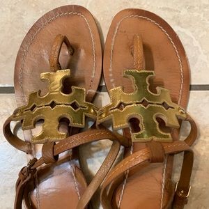 Tory Burch tan/ gold Chandler flat sandal size 10